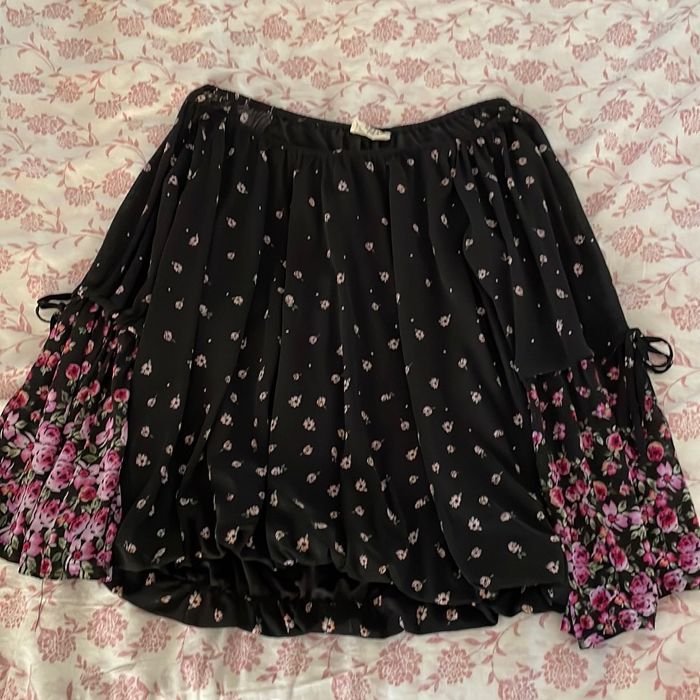 Beautiful pink floral top.